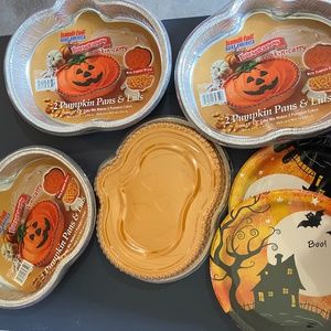 Pumpkin tins Halloween places